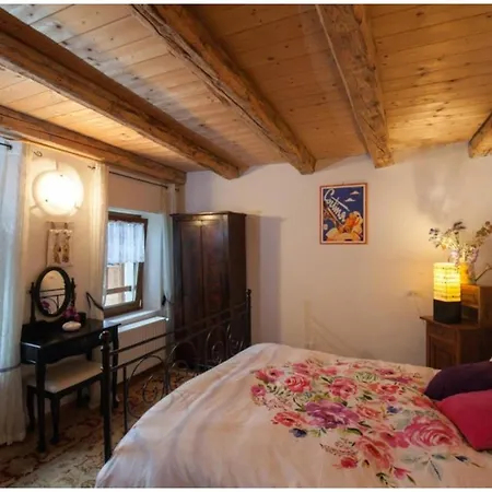 House With 3 Bedrooms In With Wonderful Lake View And Wifi 100 Km From The Beach Casa vacanze *