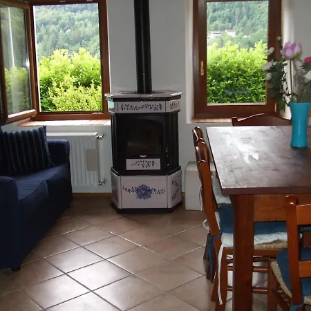 House With 3 Bedrooms In With Wonderful Lake View And Wifi 100 Km From The Beach