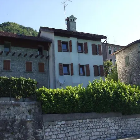 House With 3 Bedrooms In With Wonderful Lake View And Wifi 100 Km From The Beach * Barcis