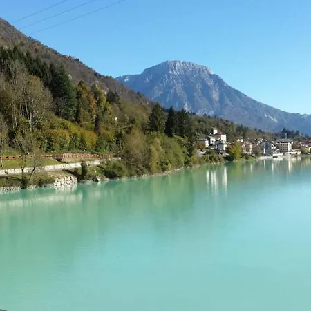 House With 3 Bedrooms In With Wonderful Lake View And Wifi 100 Km From The Beach 別荘 *