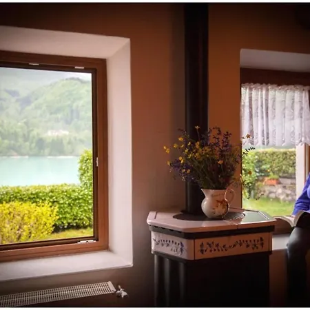 House With 3 Bedrooms In With Wonderful Lake View And Wifi 100 Km From The Beach * バルチス